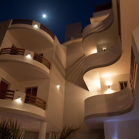 Cala Da Lua Apartments ซาลเรย์ ภายนอก รูปภาพ