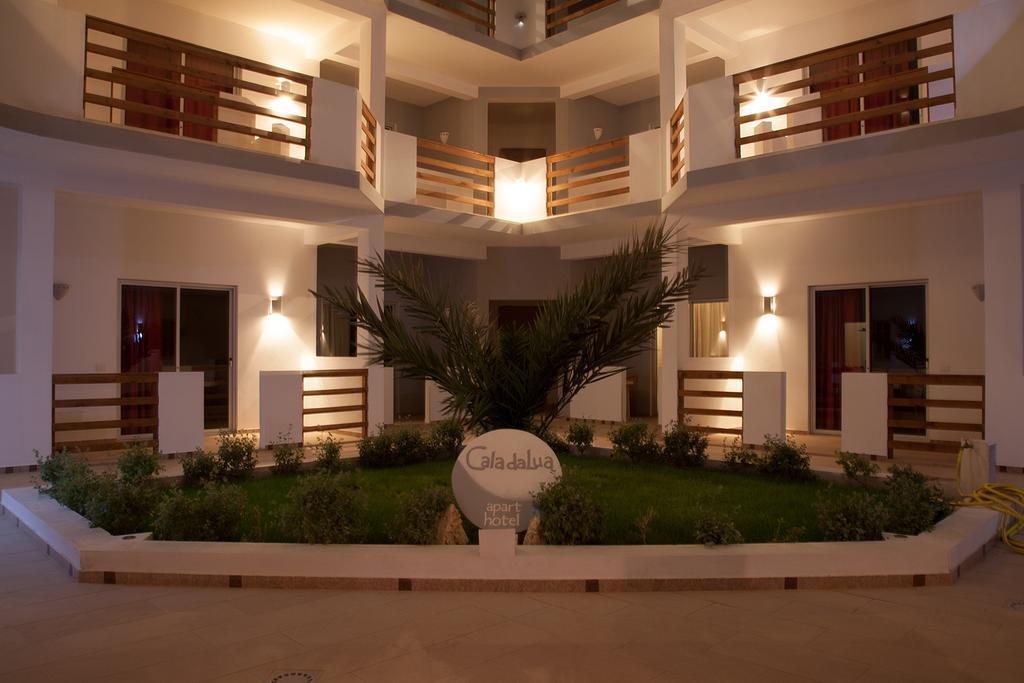Cala Da Lua Apartments ซาลเรย์ ภายนอก รูปภาพ